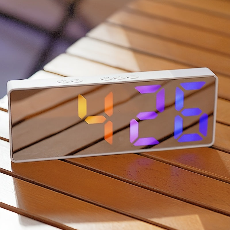 BrightTime Klokke - Belyst LED Vekkerklokke med Dato