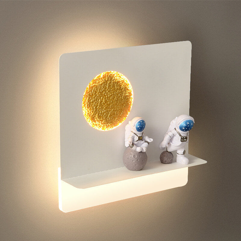 Norvo | Moderne Kreativ Jern Harpiks Rund Astronaut LED Vegglampe for Soverom