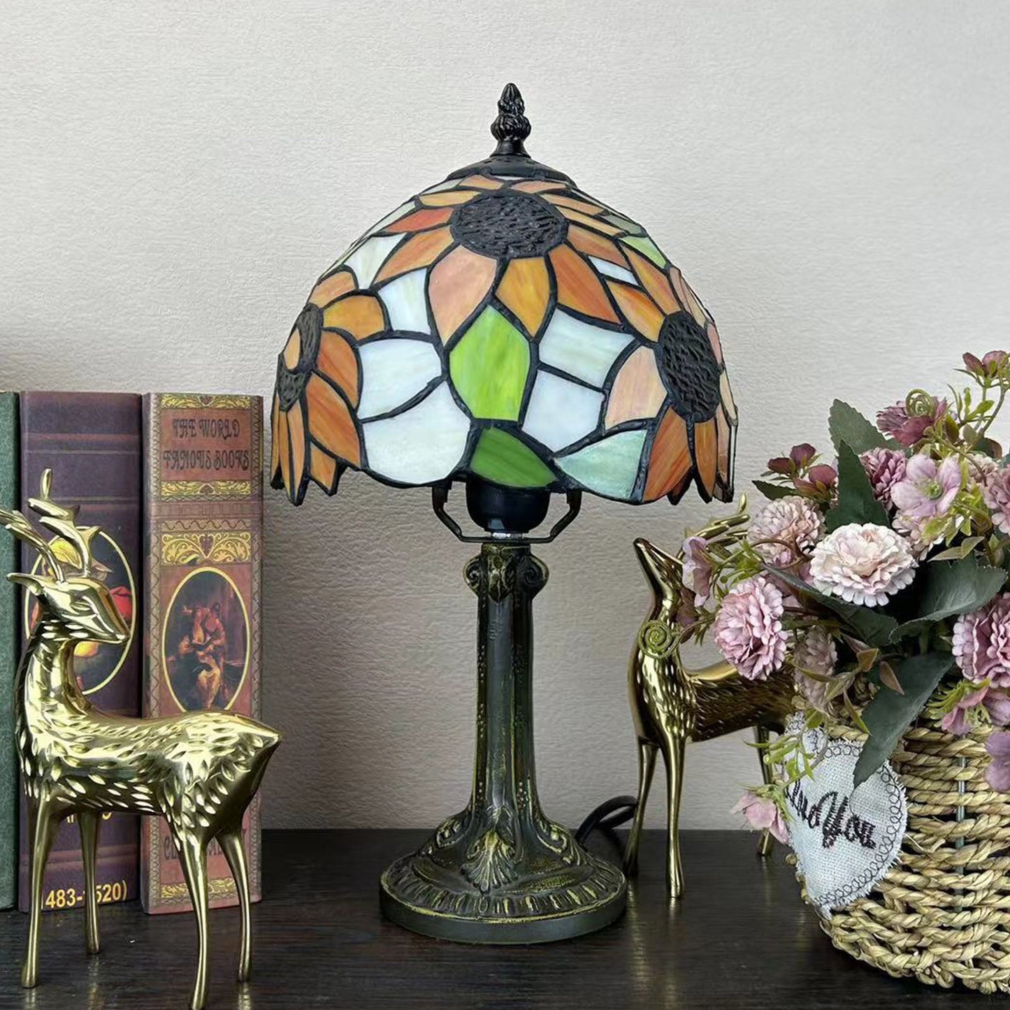 Norvo | Tradisjonell Tiffany Legert Glasskuppel Blomst 1-Lampe Bordlampe for Nattbord