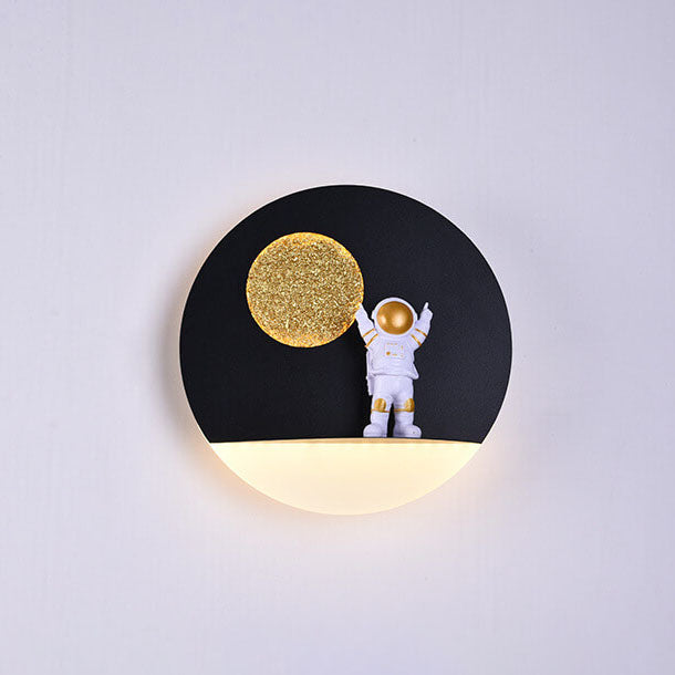 Norvo | Moderne Kreativ Jern Harpiks Rund Astronaut LED Vegglampe for Soverom