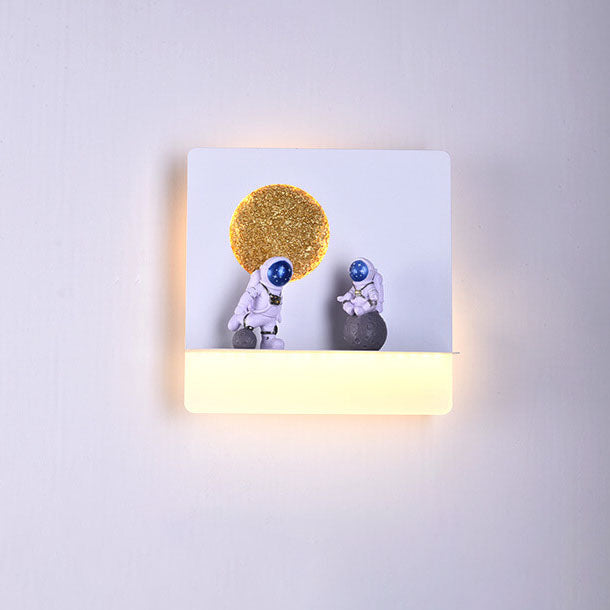Norvo | Moderne Kreativ Jern Harpiks Rund Astronaut LED Vegglampe for Soverom