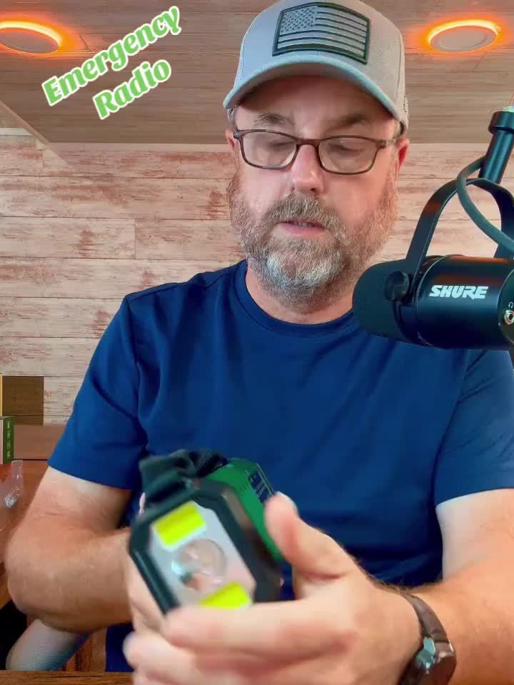 Norvo | StormMate X10 Nødradio med 10 000 mAh Powerbank | Sol, Håndsveiv & USB-C | LED Lys, SOS Alarm & Kompass | AM/FM/NOAA