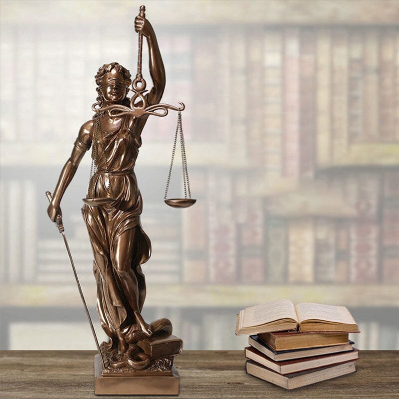 Dekorativ statue av rettferdighetens gudinne