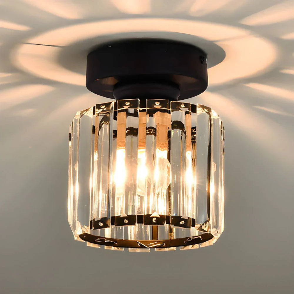 Norvo | Moderne Krystal Taklampe med Gull- og Svart Detaljer – Stilfull Belysning for Hjemmet Ditt