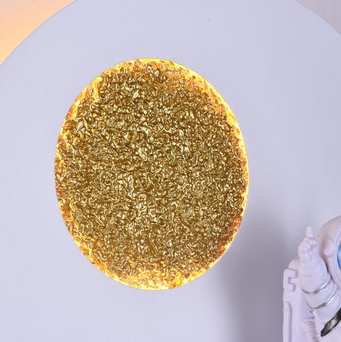 Norvo | Moderne Kreativ Jern Harpiks Rund Astronaut LED Vegglampe for Soverom