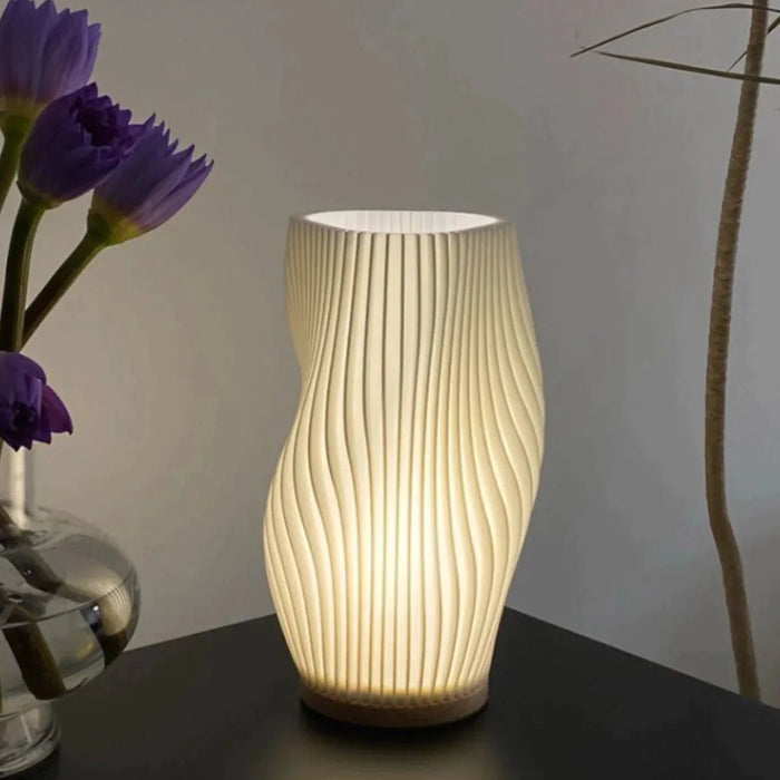 Norvo | Wavecrest Bordlampe – Myk Glød Designerlampe med Dimbar Varme og Naturlig Hvit Lys