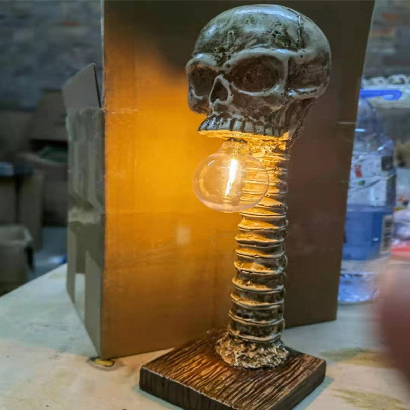 Norvo | Horror Skull med Spine Lampe