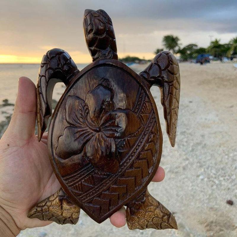Norvo | Hawaiian Turtle Resin Ornament