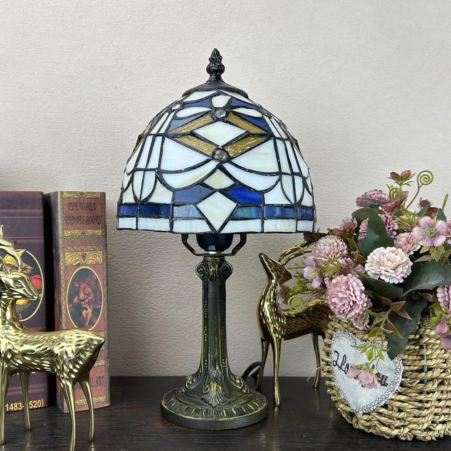 Norvo | Tradisjonell Tiffany Legert Glasskuppel Blomst 1-Lampe Bordlampe for Nattbord