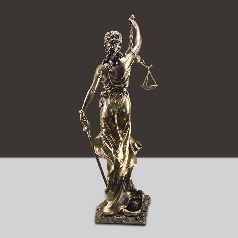 Dekorativ statue av rettferdighetens gudinne