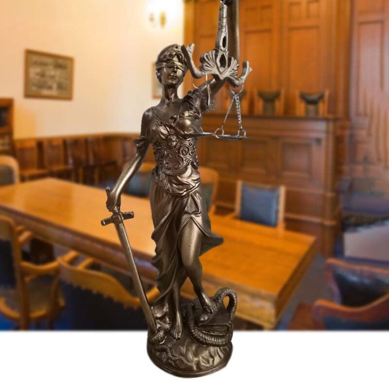 Dekorativ statue av rettferdighetens gudinne