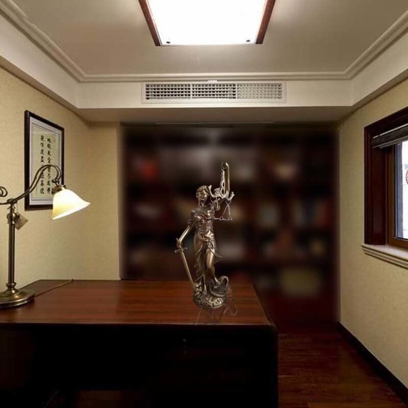 Dekorativ statue av rettferdighetens gudinne