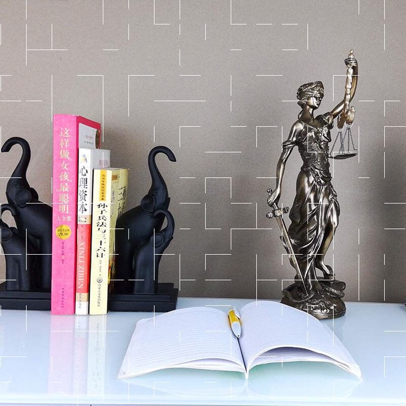 Dekorativ statue av rettferdighetens gudinne