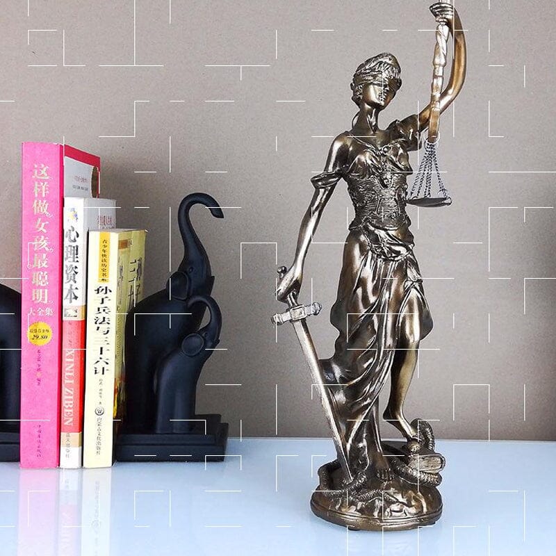 Dekorativ statue av rettferdighetens gudinne