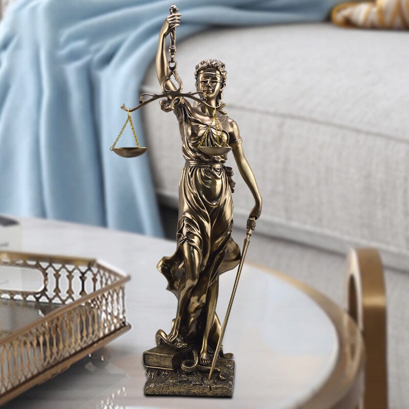 Dekorativ statue av rettferdighetens gudinne