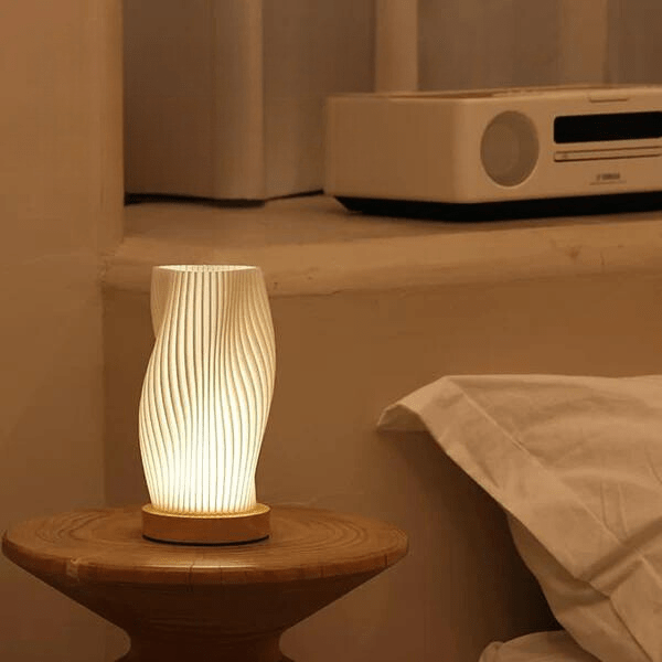 Norvo | Wavecrest Bordlampe – Myk Glød Designerlampe med Dimbar Varme og Naturlig Hvit Lys