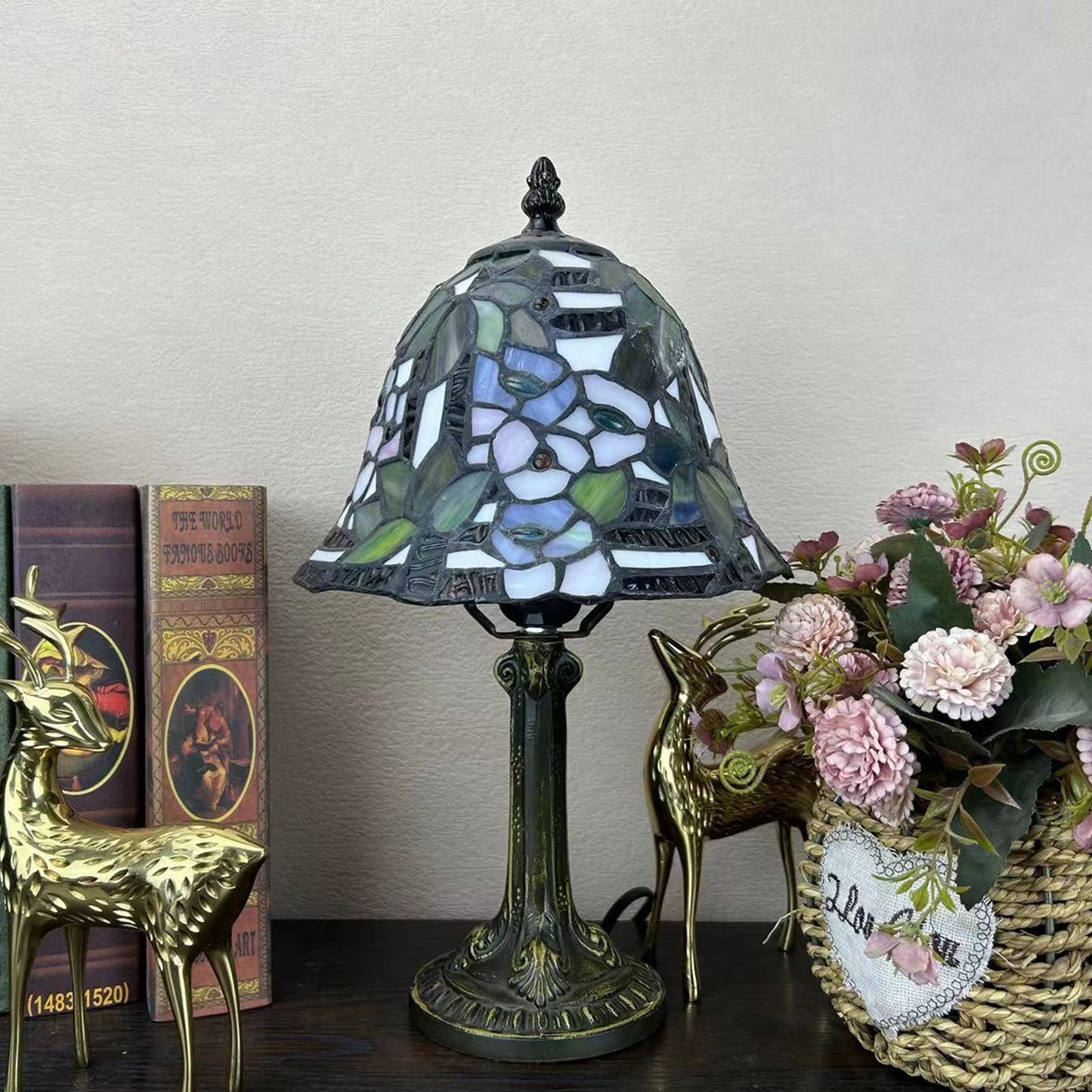 Norvo | Tradisjonell Tiffany Legert Glasskuppel Blomst 1-Lampe Bordlampe for Nattbord