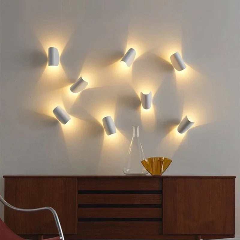 Norvo | Moderne Farget LED Vegglampe i Stilig Design