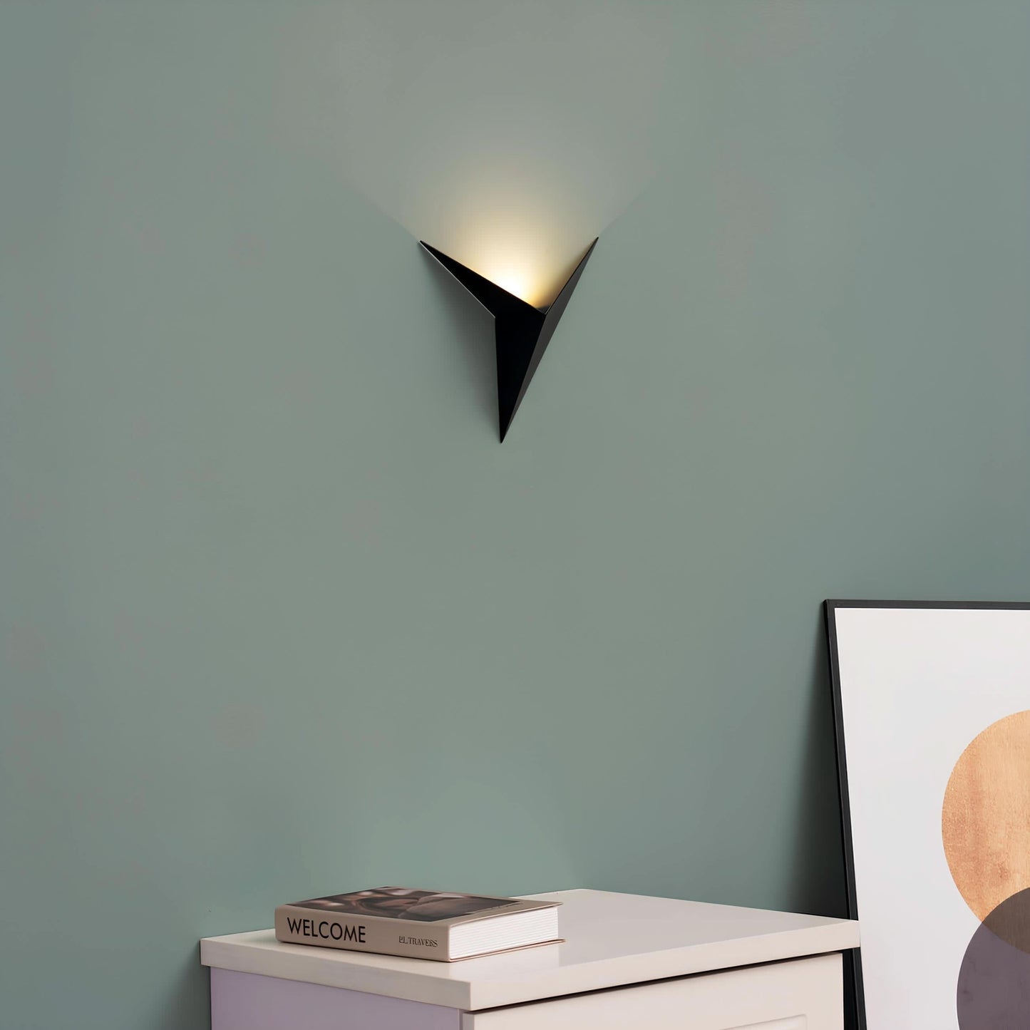Norvo | Moderne LED Triangulær Vegglampe for Stilige Interiører