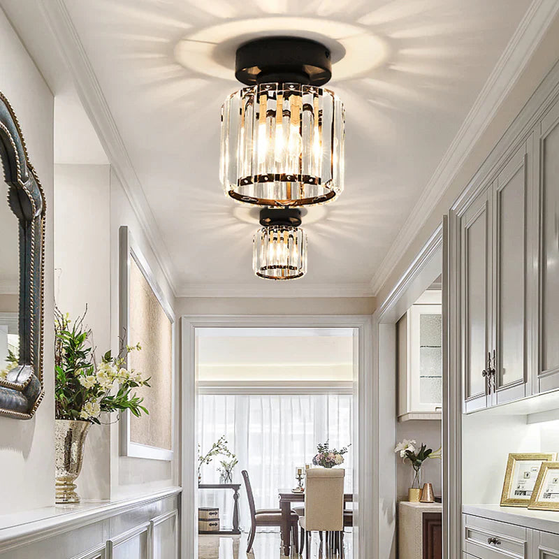 Norvo | Moderne Krystal Taklampe med Gull- og Svart Detaljer – Stilfull Belysning for Hjemmet Ditt