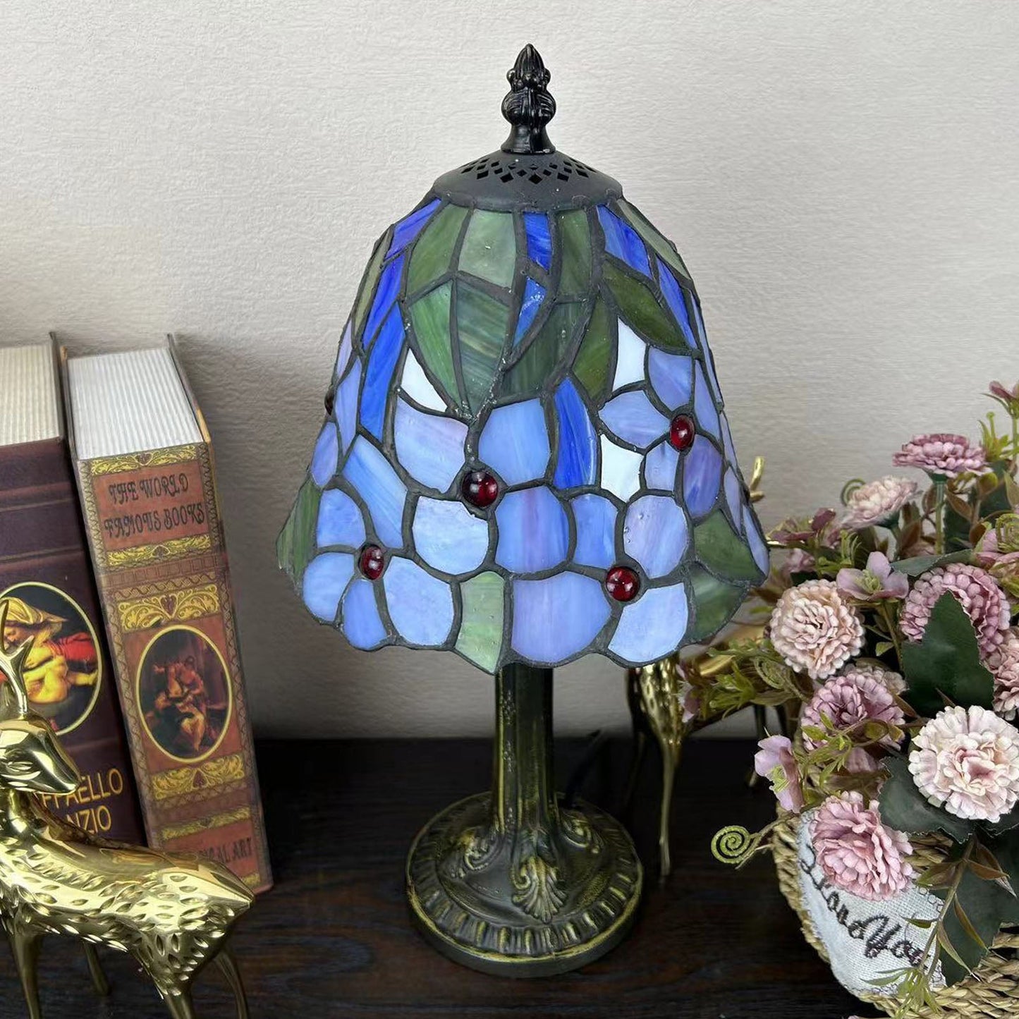 Norvo | Tradisjonell Tiffany Legert Glasskuppel Blomst 1-Lampe Bordlampe for Nattbord