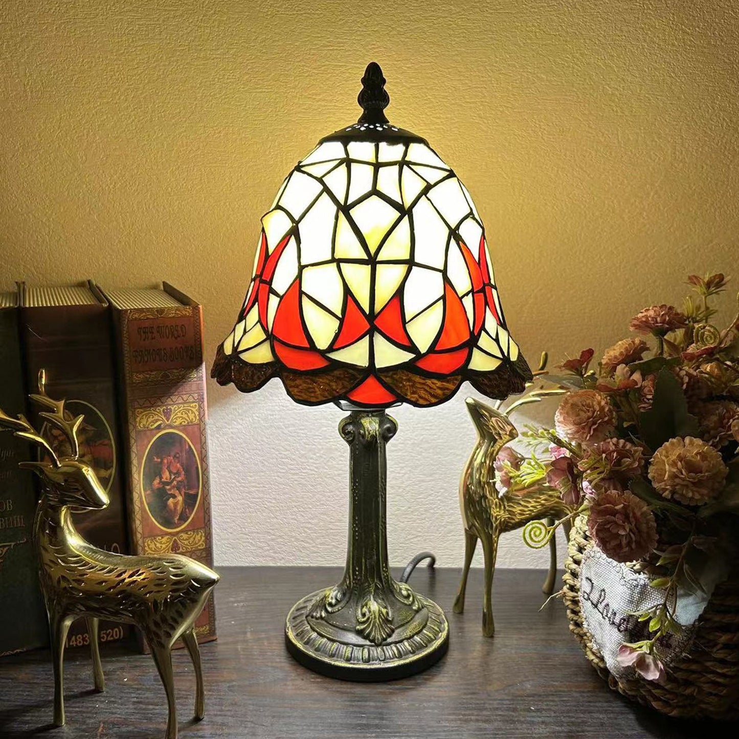 Norvo | Tradisjonell Tiffany Legert Glasskuppel Blomst 1-Lampe Bordlampe for Nattbord