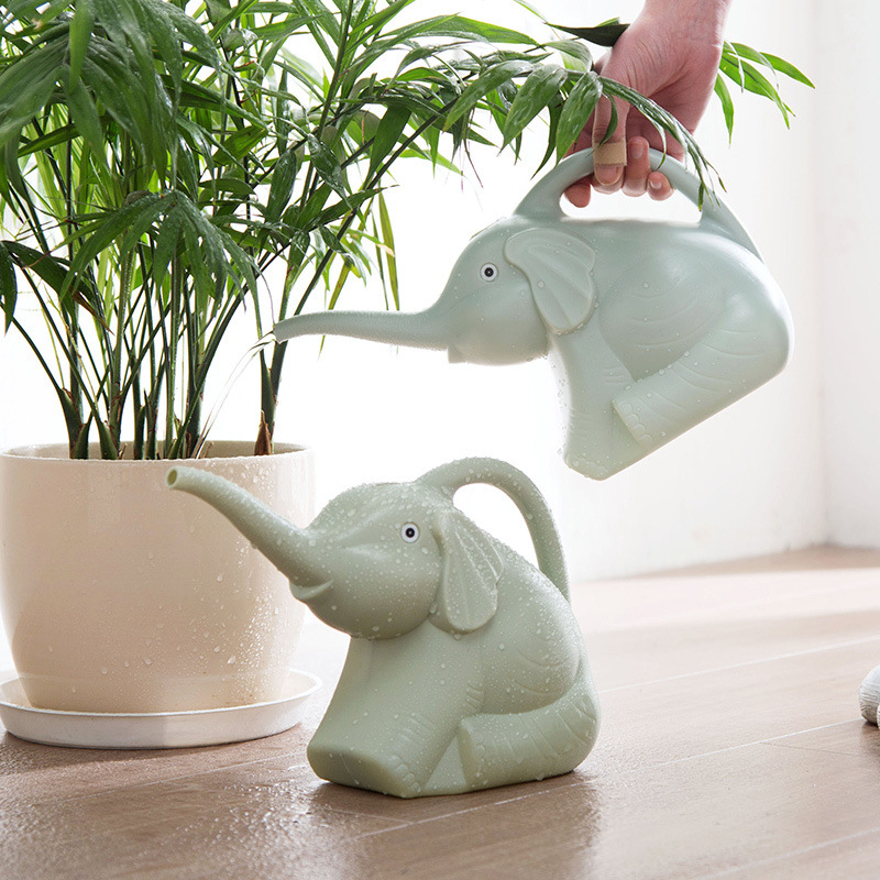 Norvo | Søt elefant vanning kanne for hagen i forskjellige farger