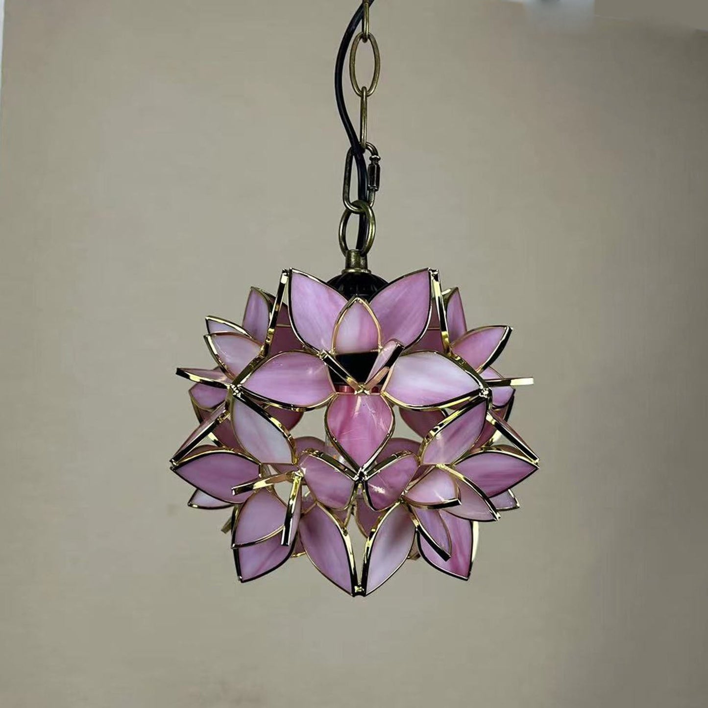Norvo | Tradisjonell Tiffany Rund Blomsterball Sink Farget Glass 1-Lys Pendellampe for Stuen