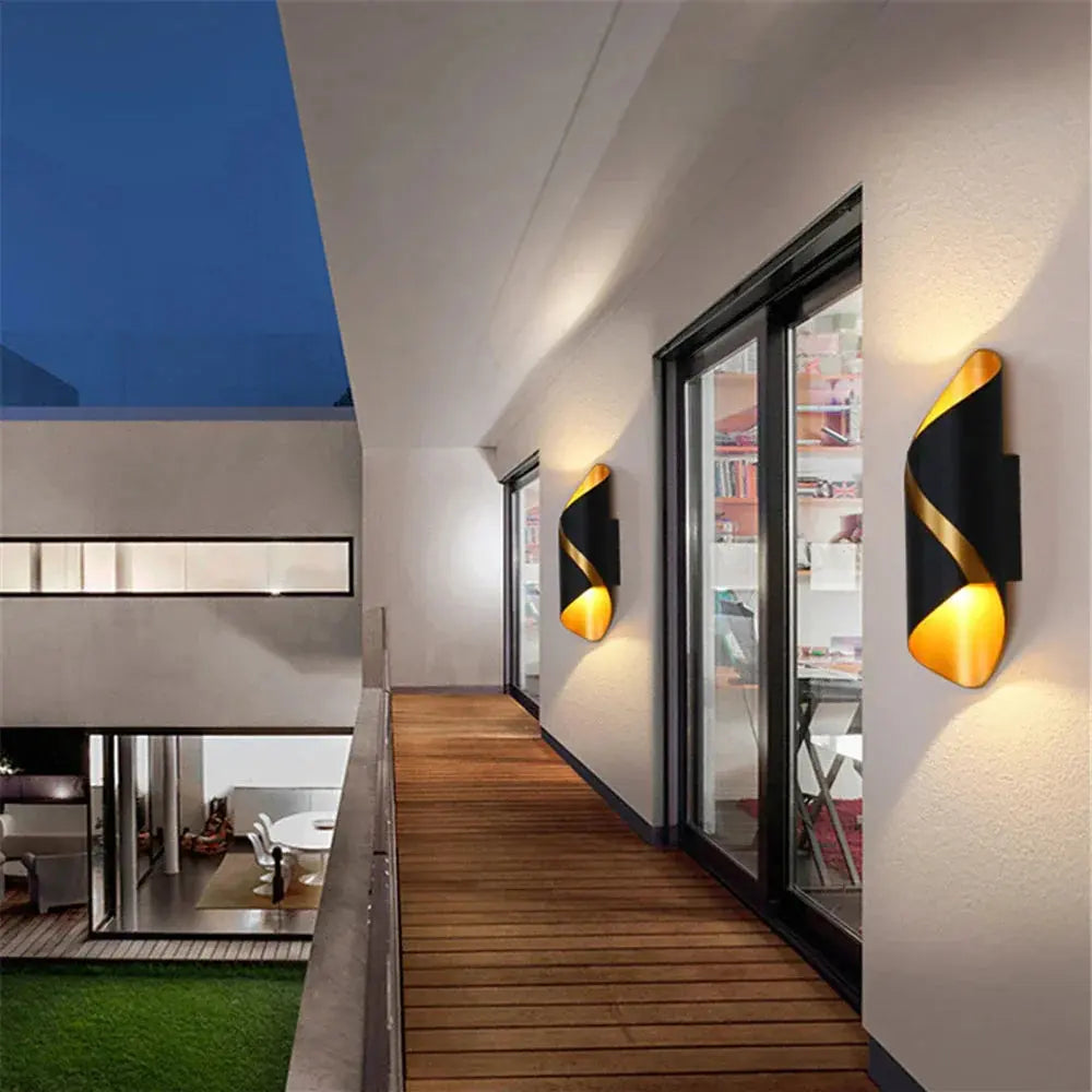 Norvo | VividAura – Elegant LED Vegglampe for Stilige Uteområder