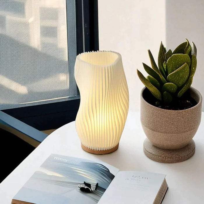 Norvo | Wavecrest Bordlampe – Myk Glød Designerlampe med Dimbar Varme og Naturlig Hvit Lys