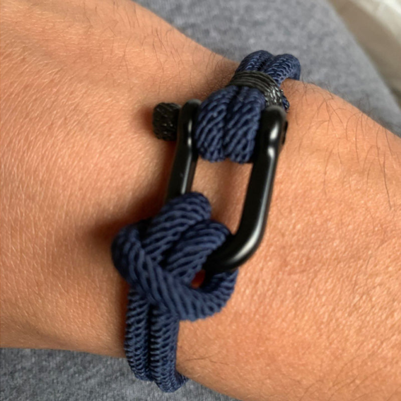 Norvo | U-formet spenne nylon flettearmbånd