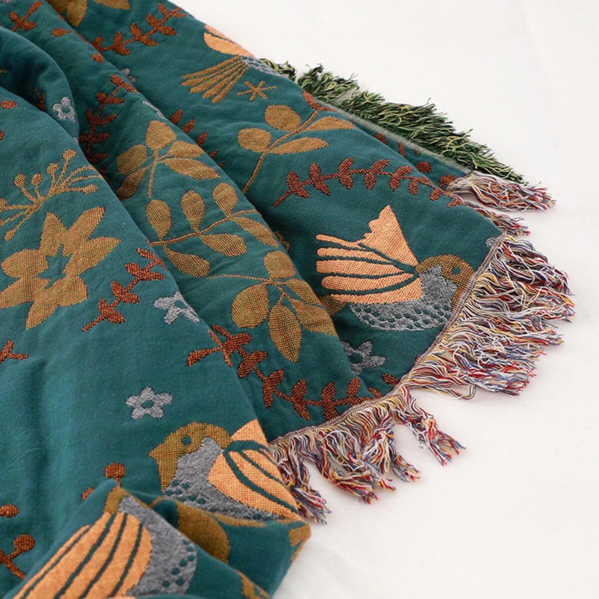 Norvo | Reversible Scandinavian bird plaid – Cozy and versatile for all seasons