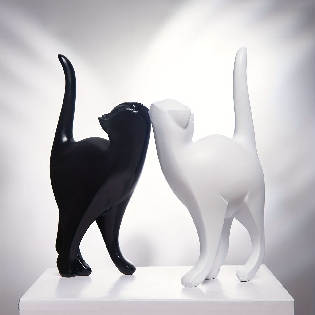 Norvo | Moderne Harpiks Katt Figur – Nordisk Stil Dekor