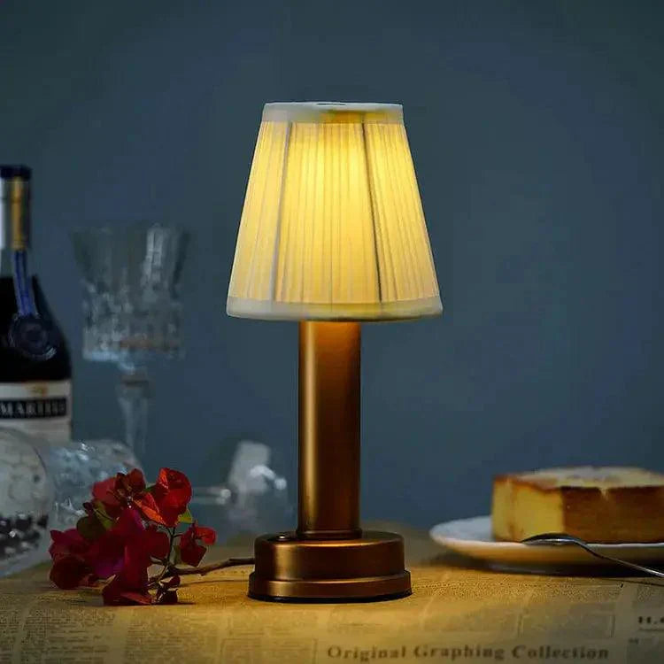 Norvo | ShineBeam - Chic Trådløs Bordlampe Design