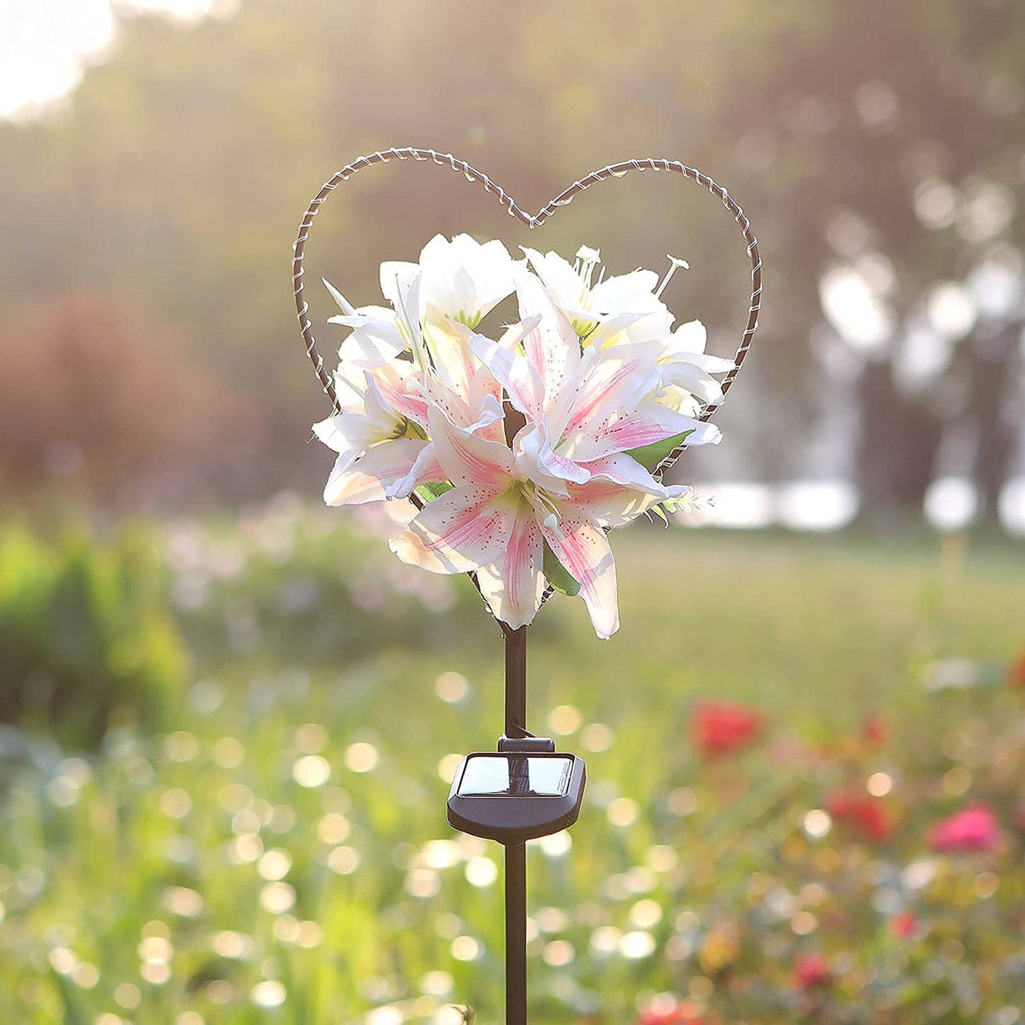 Norvo | Starryfill Hjerteformet Solcellehagebelysning Med Hvite Lilje Blomster - 25 Led Varme Hvit