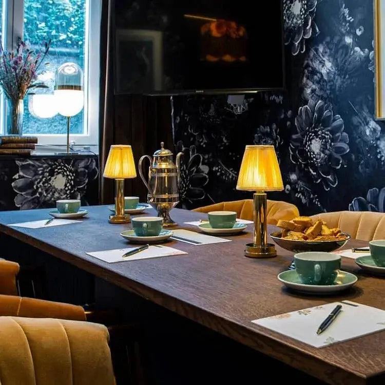 Norvo | ShineBeam - Chic Trådløs Bordlampe Design