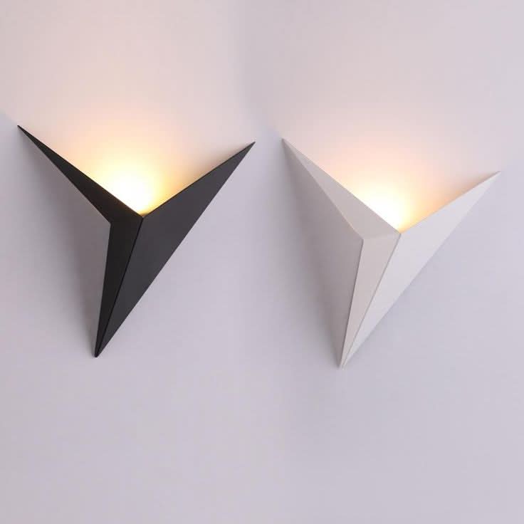 Norvo | Moderne LED Triangulær Vegglampe for Stilige Interiører