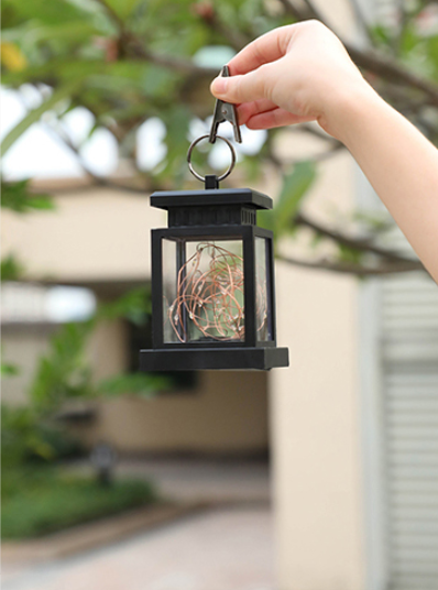 Norvo | Solar LED Lantern med Lyskabel og Hengestift – Vanntett Hagebelysning for Terrasse og Balkong
