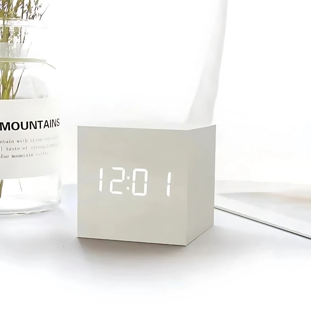 Norvo | Moderne Kube LED Vekkerklokke