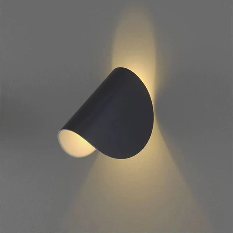 Norvo | Moderne Farget LED Vegglampe i Stilig Design