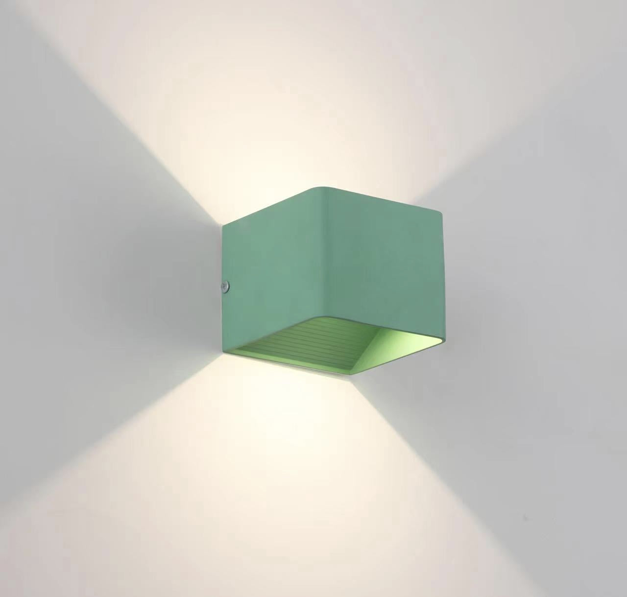 Norvo | Moderne firkantet vegglampe