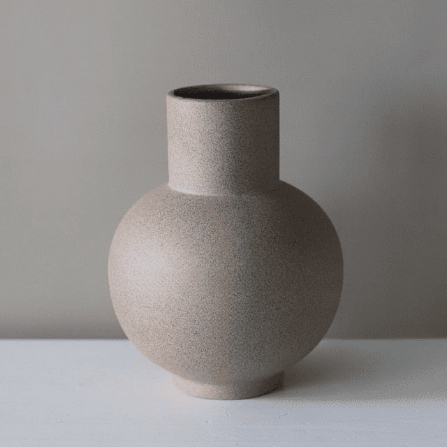 Stor terracotta vases | Timeless beauty and rustic elegance