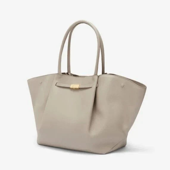 Norvo | Tassa Luksuriøs Overdimensjonert Skulderveske med Gullspenne – Elegant Minimalistisk Tote for Kvinner