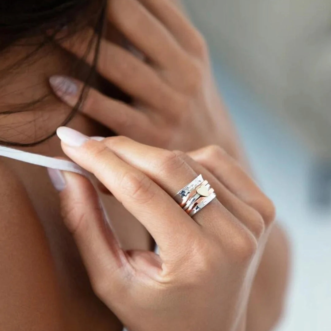 Norvo | Rotating Heart Ring - Amara