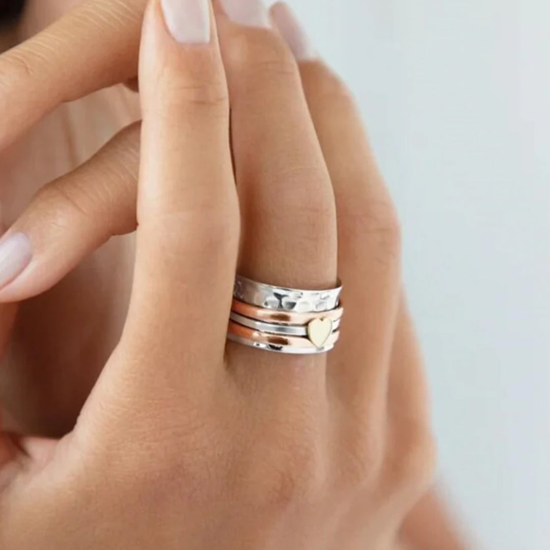 Norvo | Rotating Heart Ring - Amara