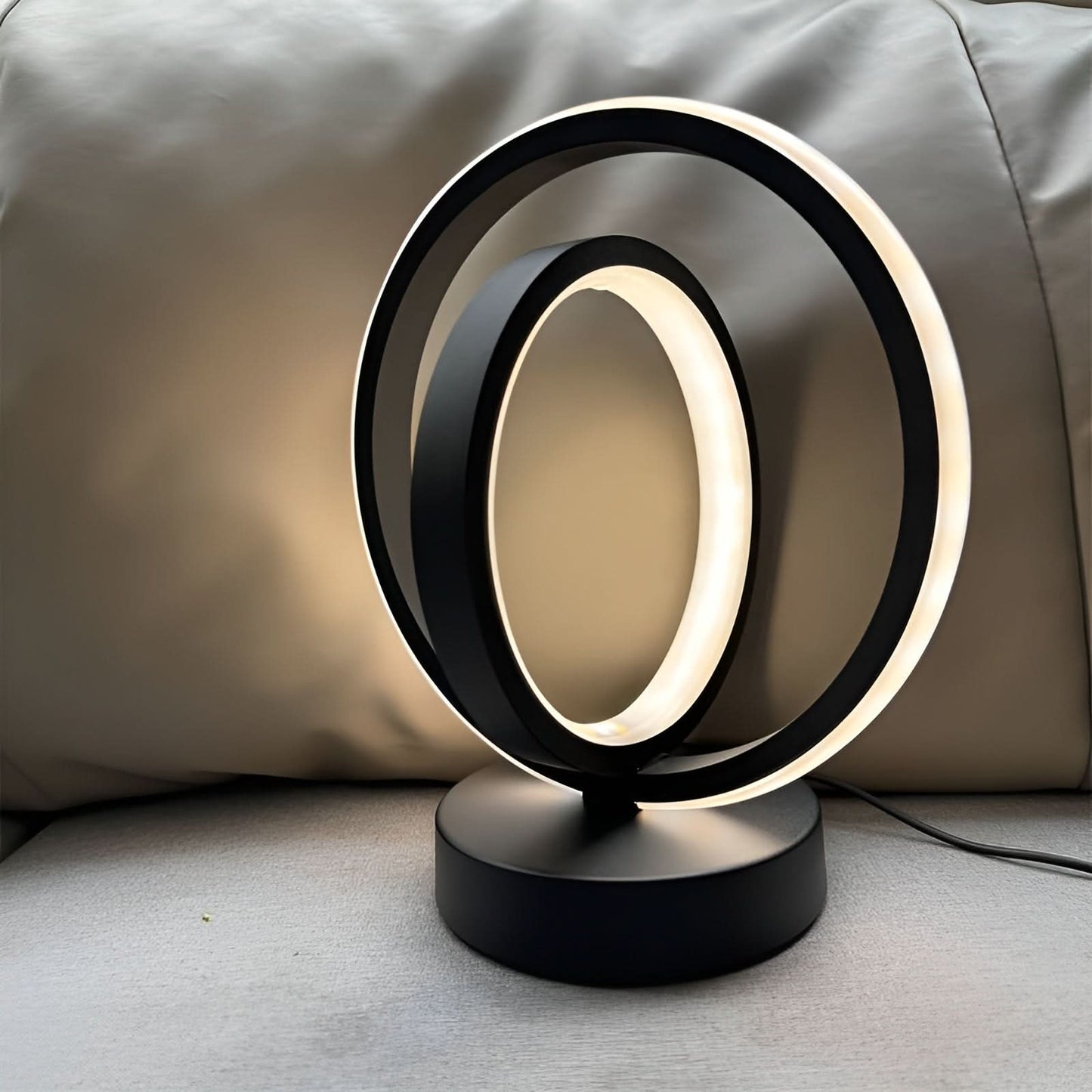 Norvo | Moderne dimbar bordlampe – Stilig metalldesign med USB-strøm