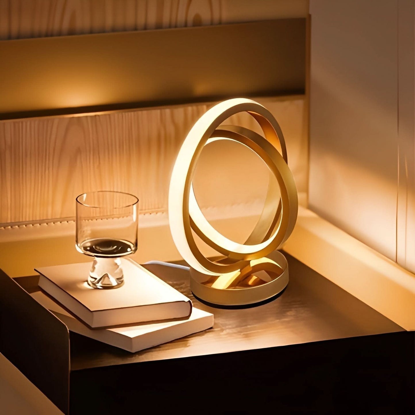 Norvo | Moderne dimbar bordlampe – Stilig metalldesign med USB-strøm