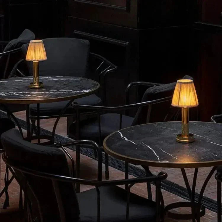 Norvo | ShineBeam - Chic Trådløs Bordlampe Design