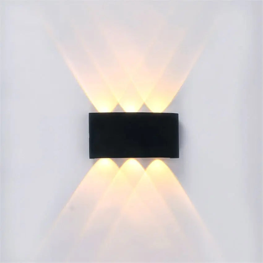 LumiFlex - Moderne LED Vegglampe Vannfester for Innendørs og Utendørs