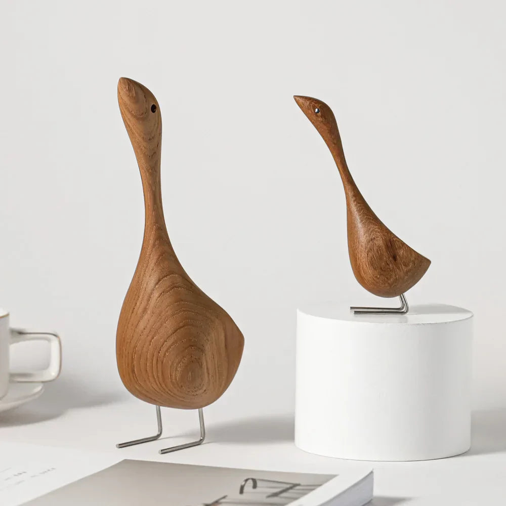 Norvo | Nordiske Tre Gås Figurer Abstrakt Teak Tre Skulptur Kjærleikpar Figurer Naturlige Dyre Ornamenter for Hjemdekorasjon